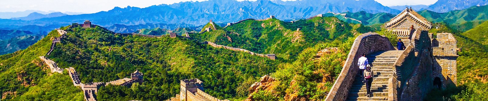 Vipbest Travel guests exploring the Great Wall of China