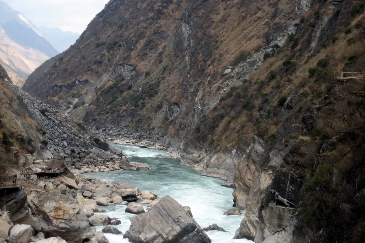 Upper Tiger Leaping Gorge scenic trail