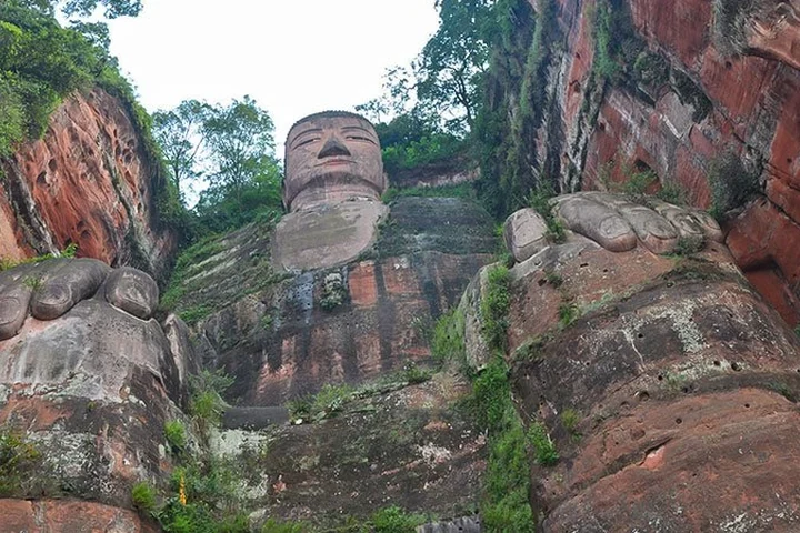 Leshan Giant Buddha and Huanglongxi — itinerary scenery