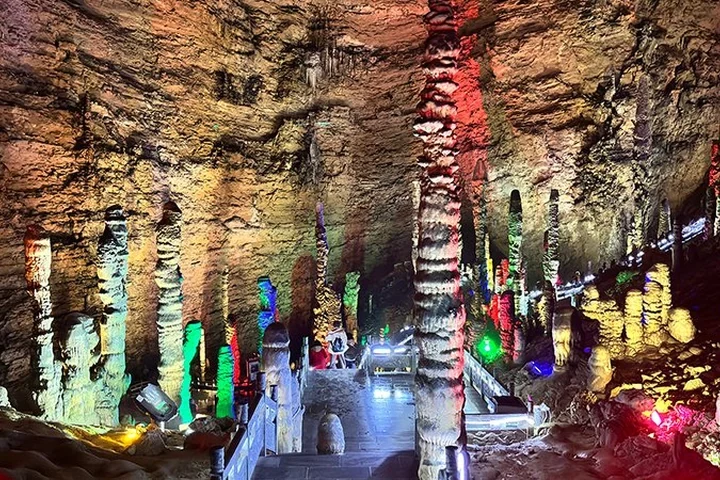 1 Day to Baofeng Lake, Xiangxi Cultural Heritage Park, and Yellow Dragon Cave — itinerary scenery