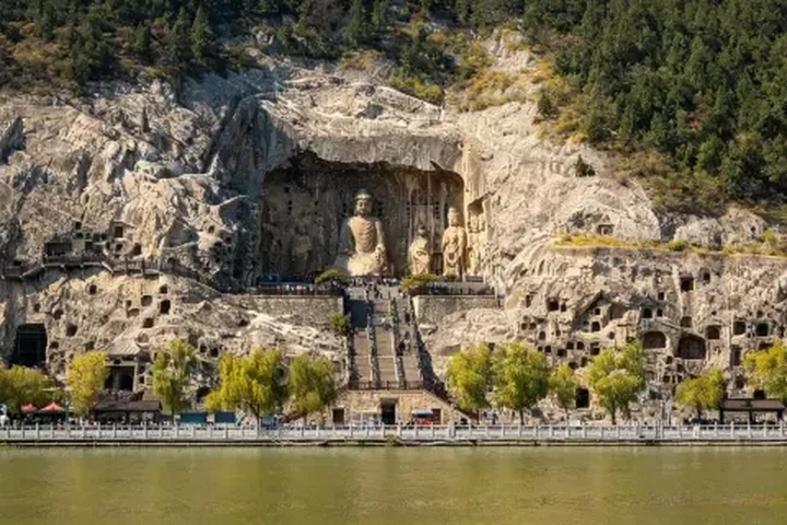 Longmen Grottoes and Erlitou Museum — itinerary scenery