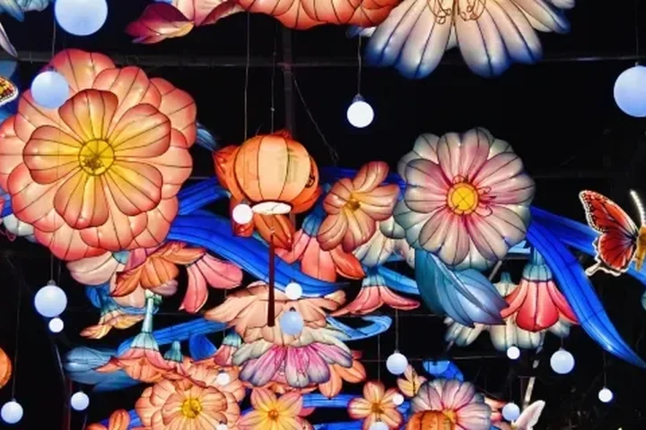 Qinhuai River and Confucius Temple — itinerary scenery
