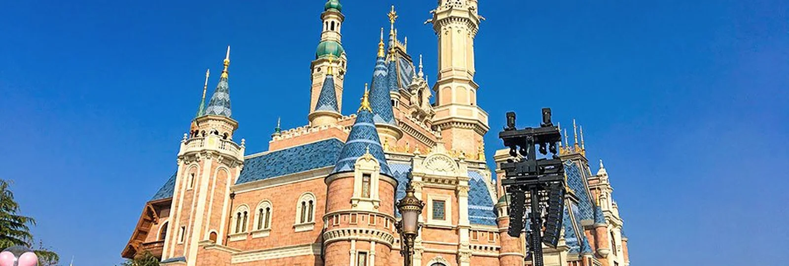 Shanghai Disneyland Guide in China