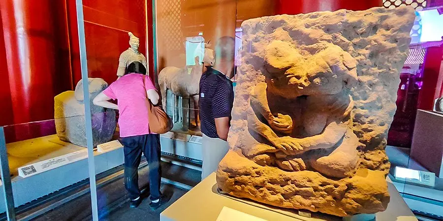 Forbidden City Sculpture Gallery at the Forbidden City - access, route and responsible visitor planning