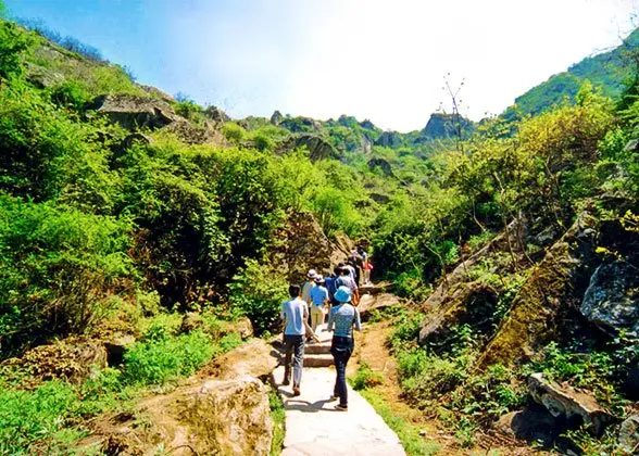 Caotang Temple evidence and visitor-planning context