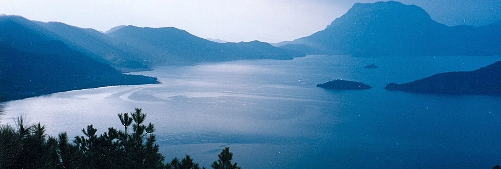 2-Day Lugu Lake Scenic Escape tour