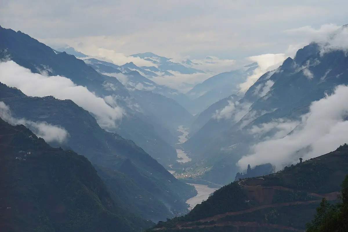 Stone Moon viewpoint above the Nujiang canyon