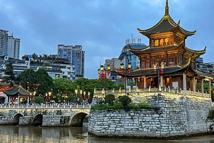 Guiyang Parks, Jiaxiu Tower and Qingyan — itinerary scenery