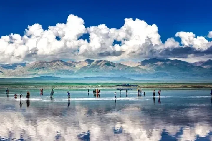 Chaka Salt Lake from Xining — itinerary scenery