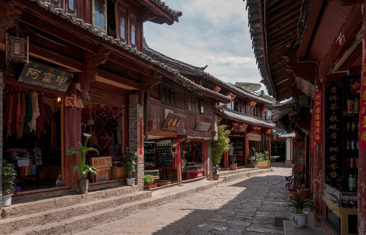 Return to Shangri-La during the 8-Day Yubeng Ice Lake & Waterfall Trek itinerary