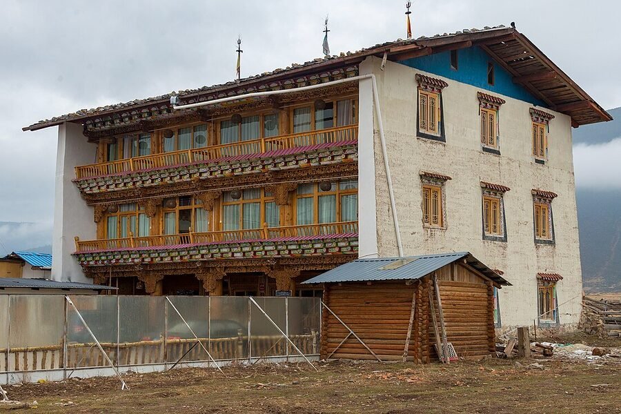 Arrival and acclimatization in Shangri-La during the 7-Day Yubeng Sacred Waterfall Trek