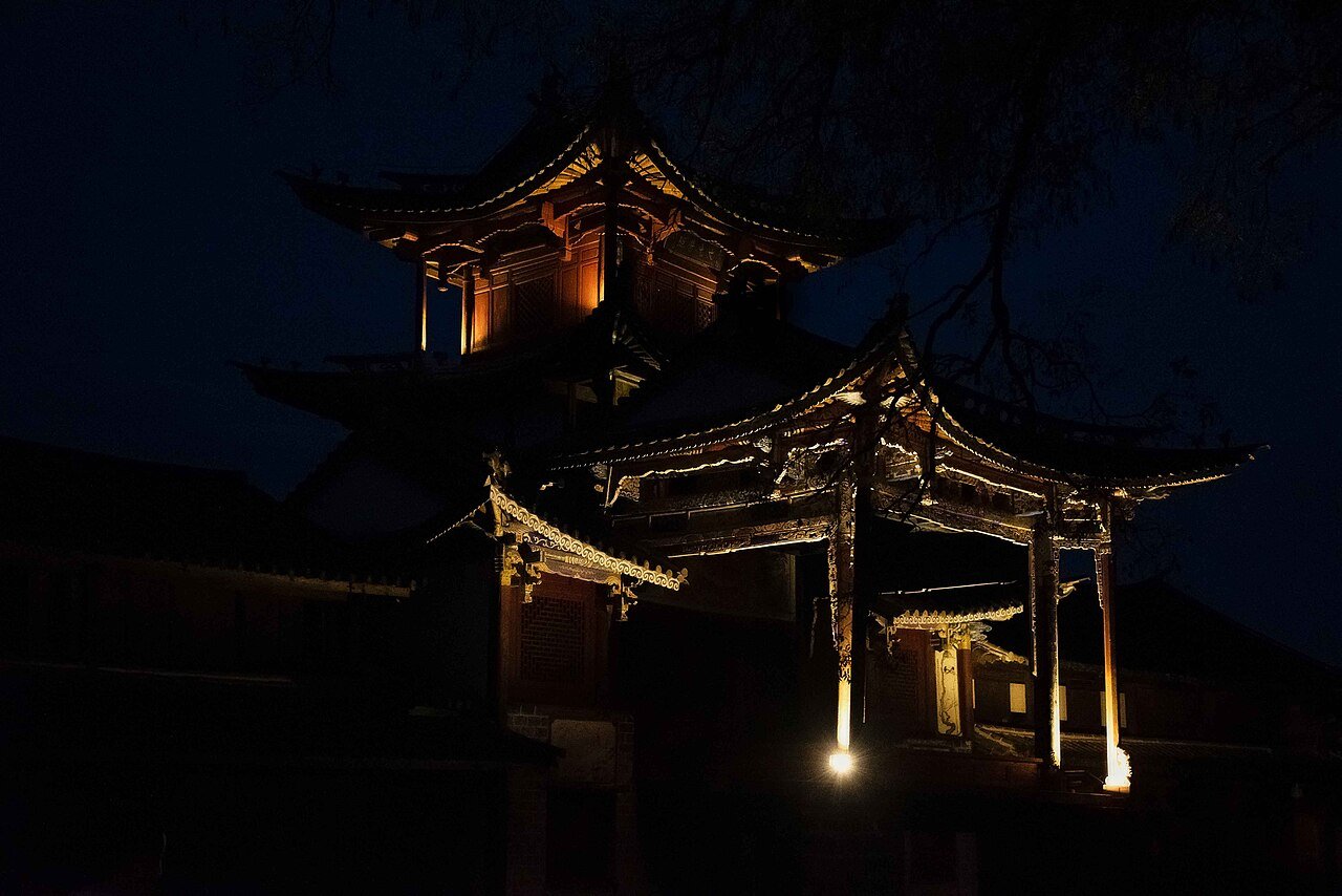 Erhai Lake Scenic Route during the 5-Day Dali Family Adventure itinerary