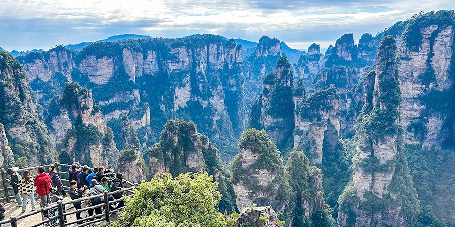 Yuanjiajie sandstone pillars in Zhangjiajie